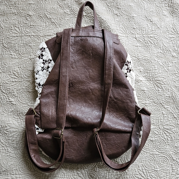 Claire's Leather/lace backpack - Picture 2 of 6